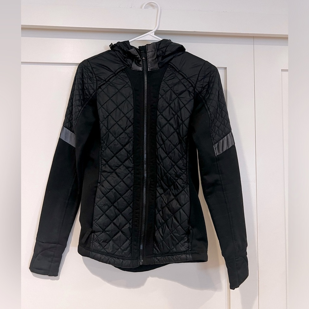 Ladies XXS blk Athleta jacket w/  thumb holes. Good condition, keeps you warm!
